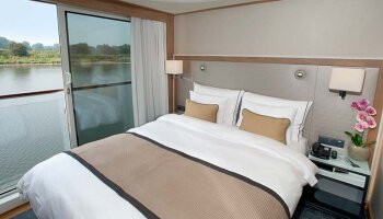 1548638428.6842_c649_Viking River Cruises - Freya - Accommodation - Veranda Suite - Photo 1.jpg